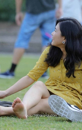 漂亮美腿长发大美女