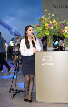 卖车的魅力黑丝女主播