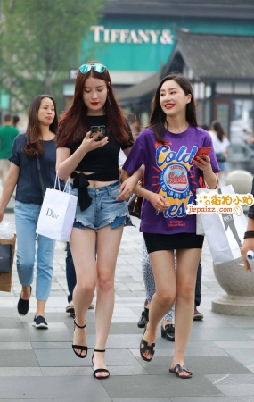 牛仔短裤性感美女