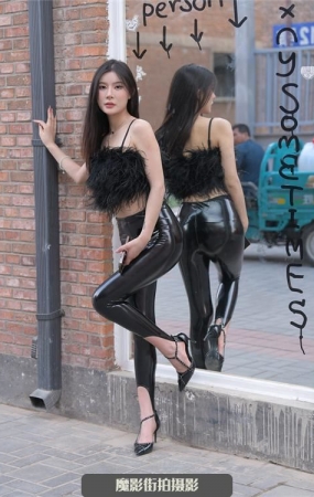 MP1105 [一始街拍图片] 幽暗