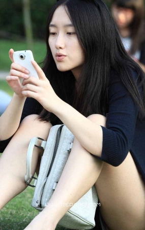街拍俊俏娇嫩美姑娘