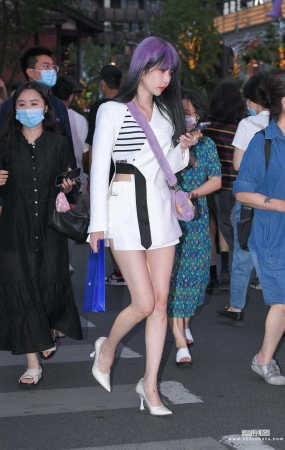 白短裙大长腿高跟鞋 22-05-31-110