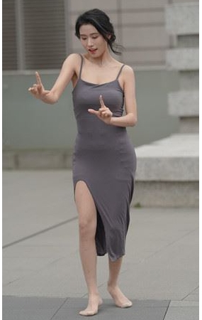 跳舞的连体包臀裙美女【套图+视频】