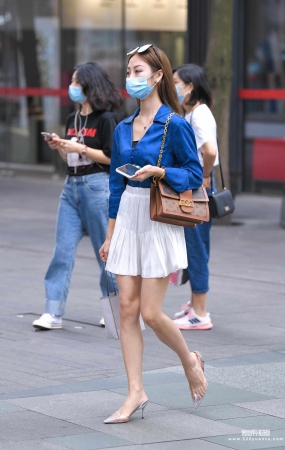 白短裙长腿 21-08-07-40