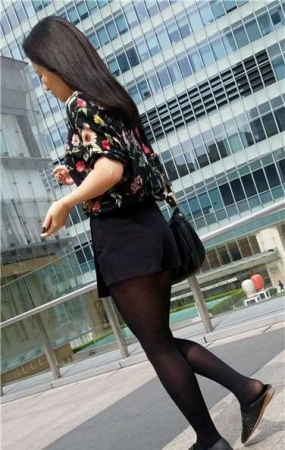 4k超清，街拍黑丝袜苗条好身材美女小姐姐