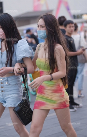 性感彩虹包臀裙高跟小姐姐