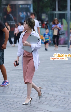 银白色高跟妹子
