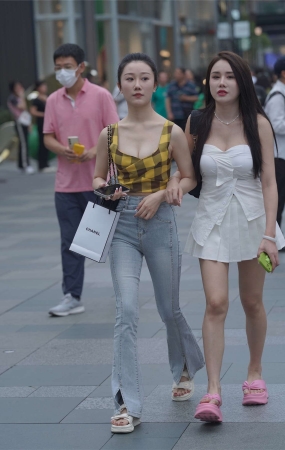 百搭喇叭牛仔裤