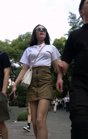 性感大长腿高跟短裙靓女