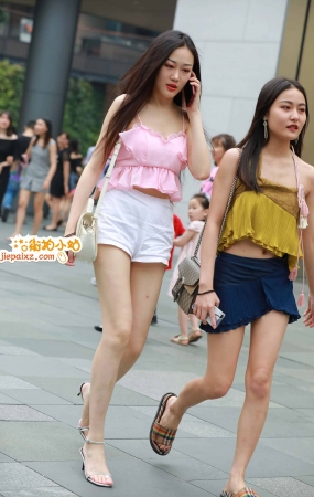 极品长腿粉色吊带网红美女