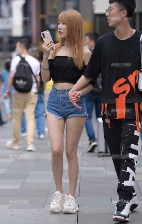 夏日热裤女盆友~