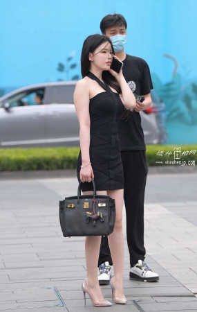 2258-4+170/白富美的女人【套图➕视频】 22P