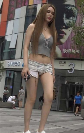 4k-性感蛮腰雪白长腿露脐高颜值美女 [1.39 GB]