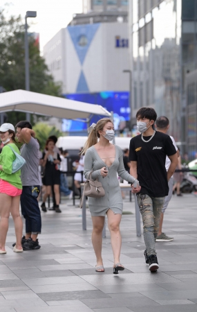 20826-5+79豪放的女友，性福人生