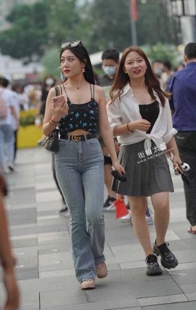 漂亮紧牛小姐姐 身材真美好