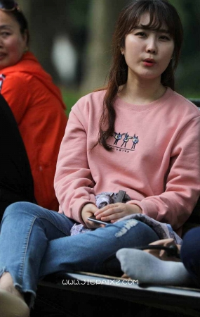 街拍青春高颜值少女