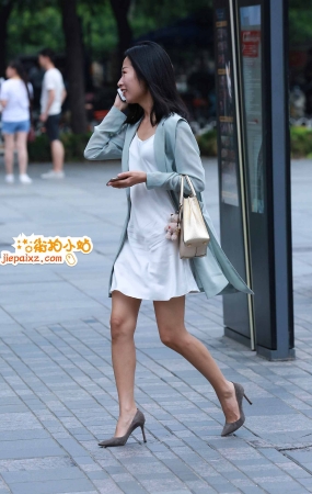 高跟美女通话中
