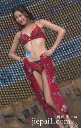 碎花长腿苗条身材MM，婀娜多姿。