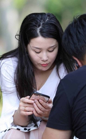 高冷魅力洁白足底女神