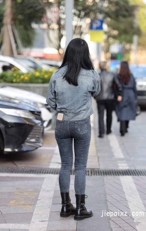 街拍牛仔妹子