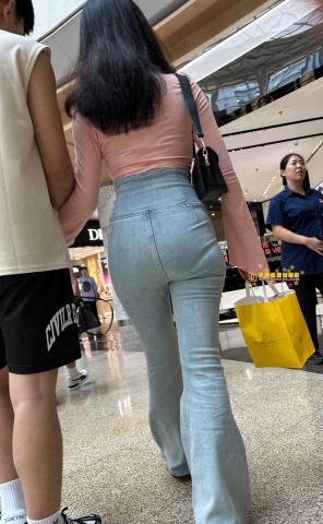 细腰牛仔妹